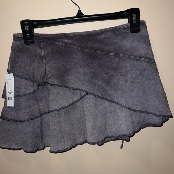 Y2K Mini Skirt Small Whimsigoth Grunge Fairy Goth  NWT BDG Urban Faded  Ruffles - Picture 3 of 13